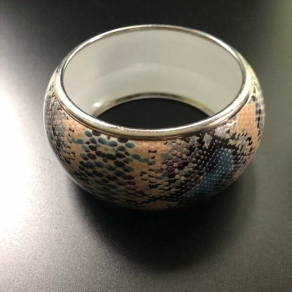 Snake Skin Pattern Fashion Statement Bangle - Picture 1 of 6